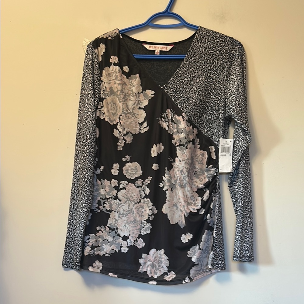 Willow Drive black/tan Asymmetrical polyester/spandex top floral/leopard  size S